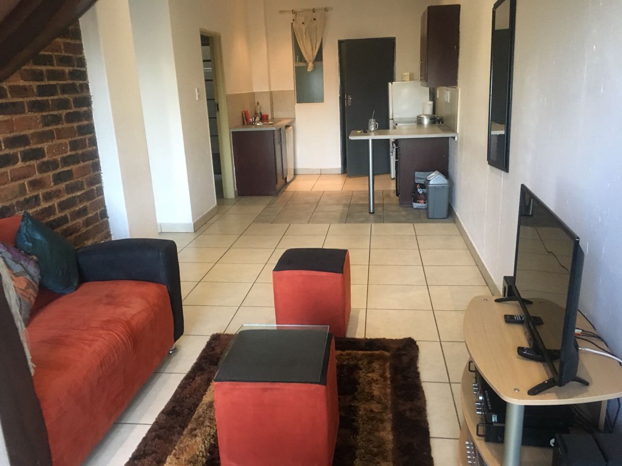 2 bed 1 bath house for rent