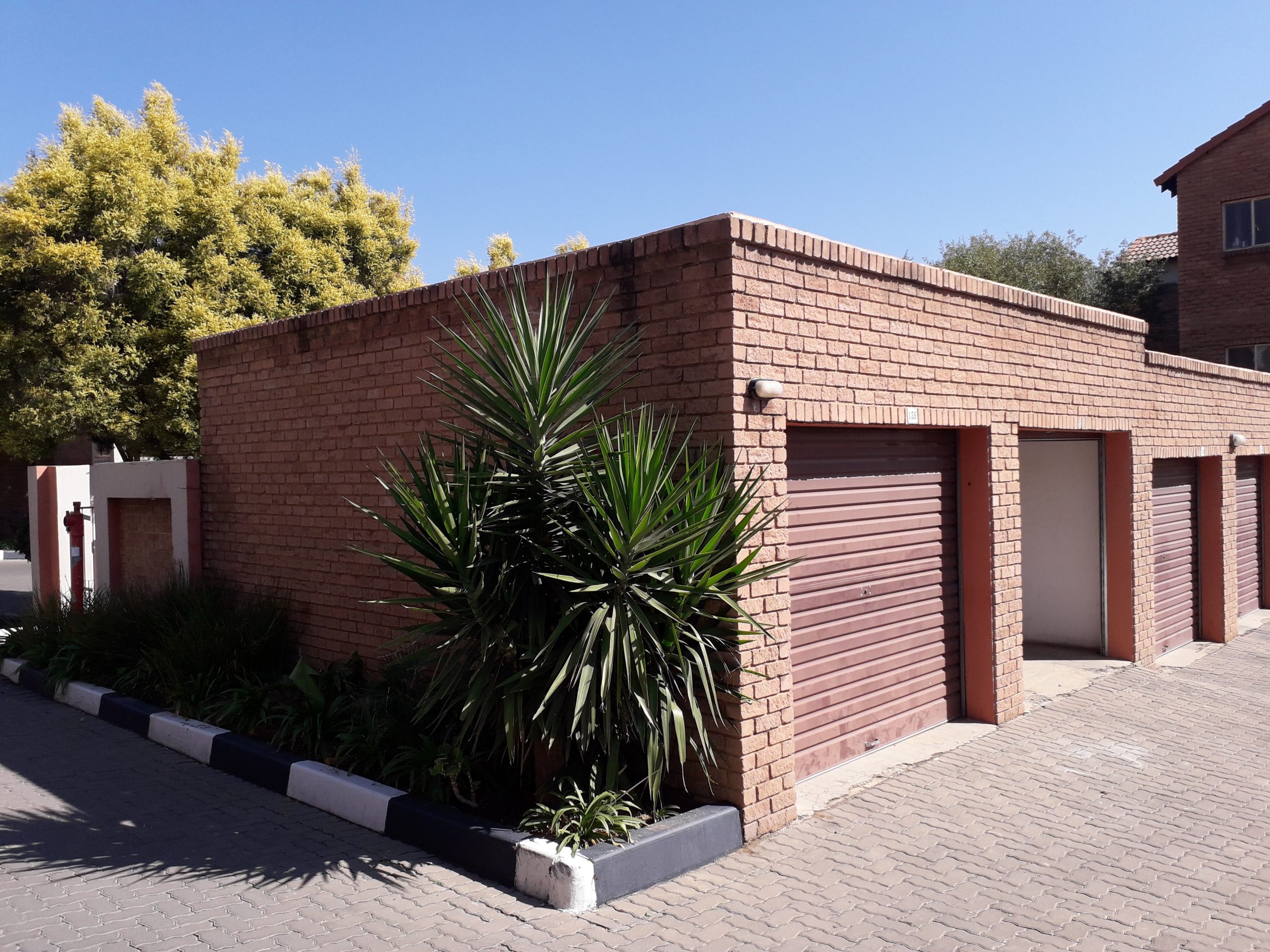 2 Bed 1 Bath For Sale in Midrand, Bel Aire Targer Realty